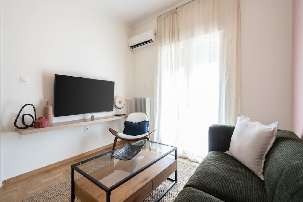 אתונה 1Br Stylish Thiseio Charm מראה חיצוני תמונה