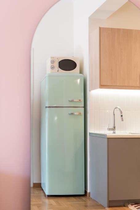 אתונה 1Br Stylish Thiseio Charm מראה חיצוני תמונה