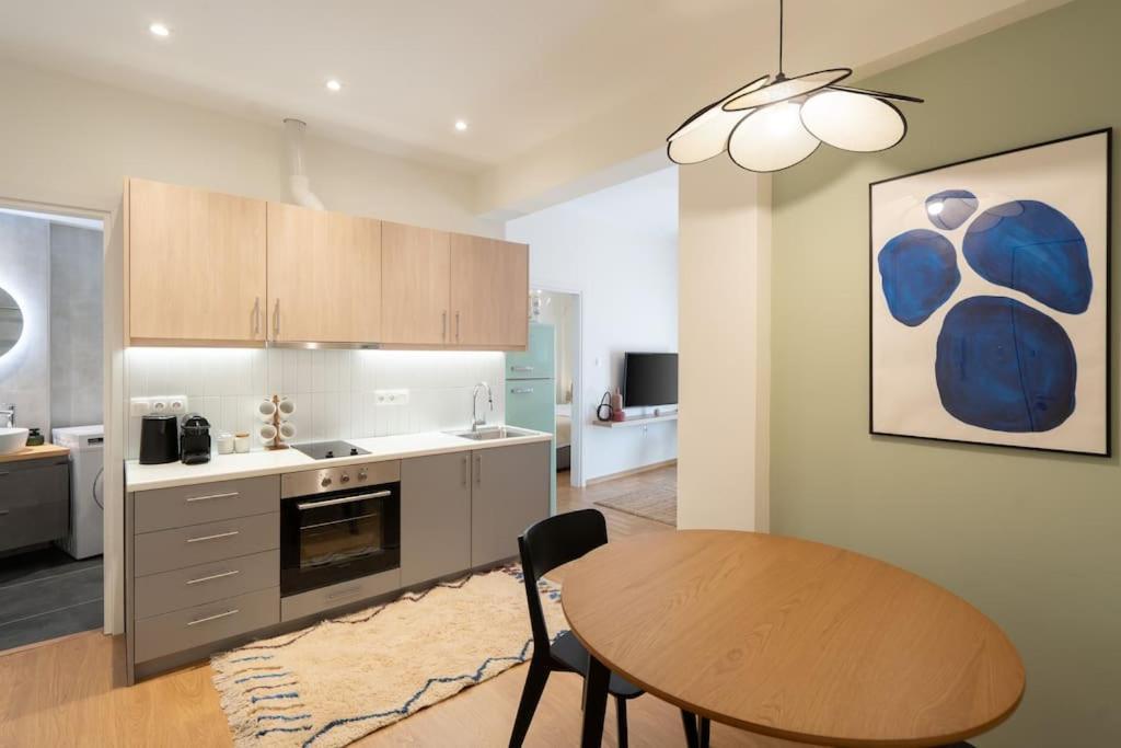 אתונה 1Br Stylish Thiseio Charm מראה חיצוני תמונה