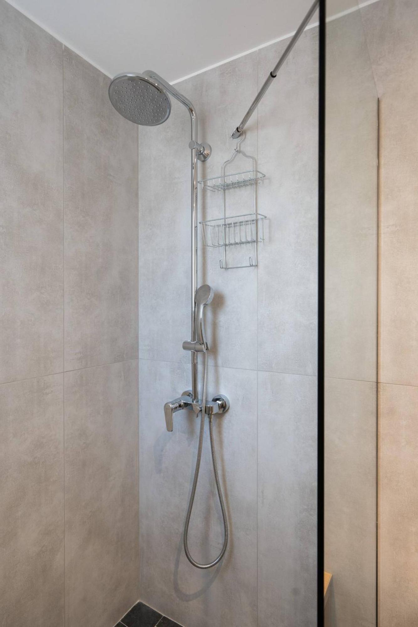 אתונה 1Br Stylish Thiseio Charm מראה חיצוני תמונה
